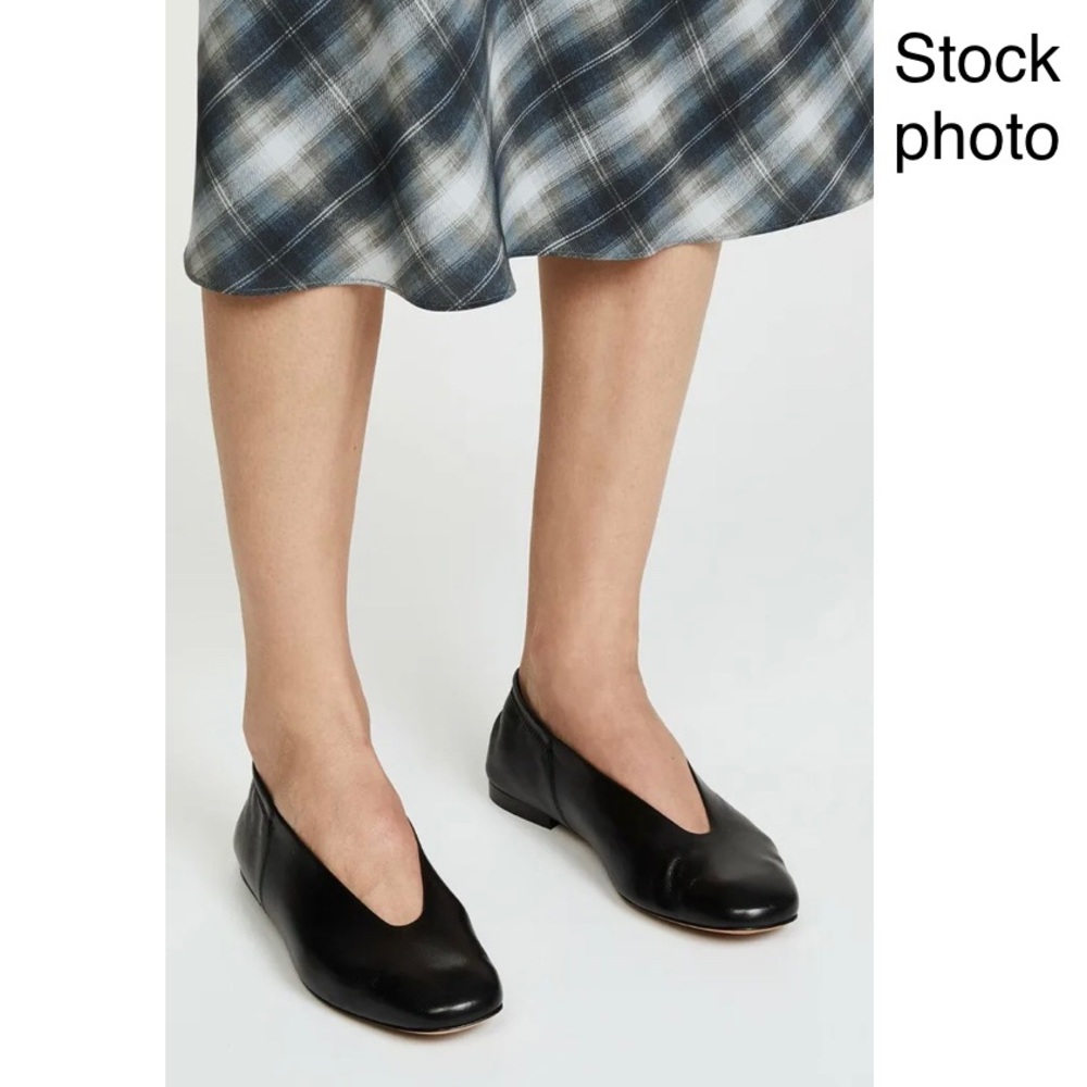 BNIB VINCE LORELLE BLACK LEATHER FLATS